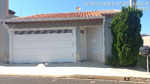 CASA - RESIDENCIAL MEIRELES