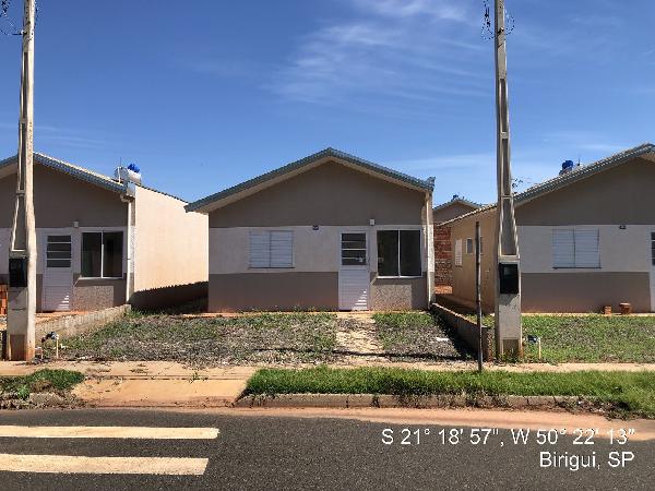 CASA - RESIDENCIAL JACARANDA