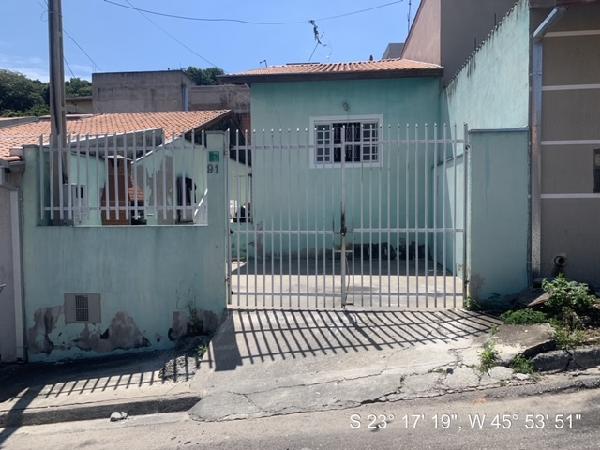 CASA - JARDIM DOS BANDEIRANTES