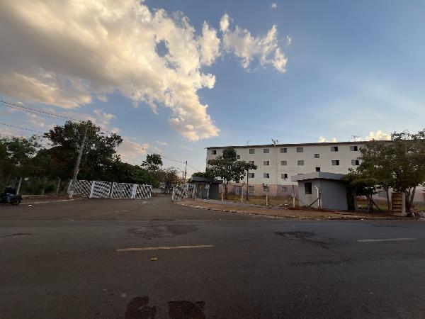 APARTAMENTO - PARQUE DOS PINUS