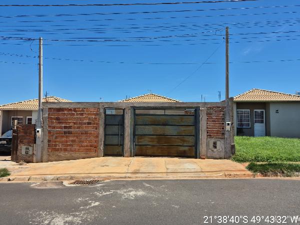 CASA - RESIDENCIAL SANTANA