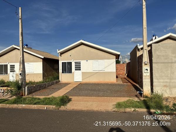 CASA - RESIDENCIAL JACARANDA