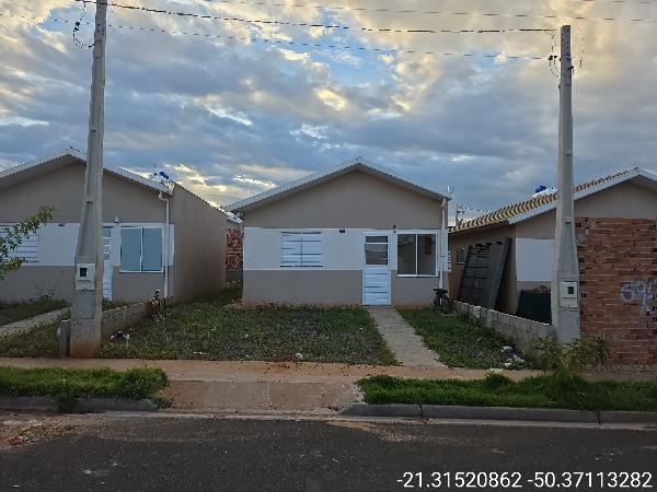 CASA - RESIDENCIAL JACARANDA