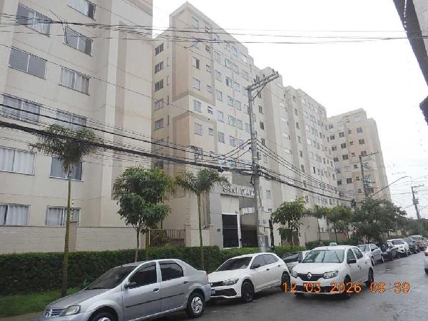 APARTAMENTO - PARADA XV DE NOVEMBRO